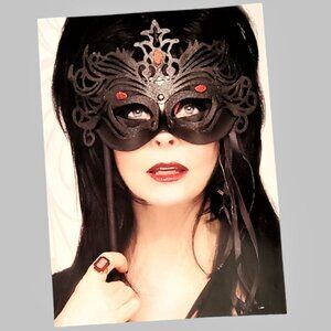 ELVIRA Mistress Of The Dark Wall Poster Carnival Mask Costume